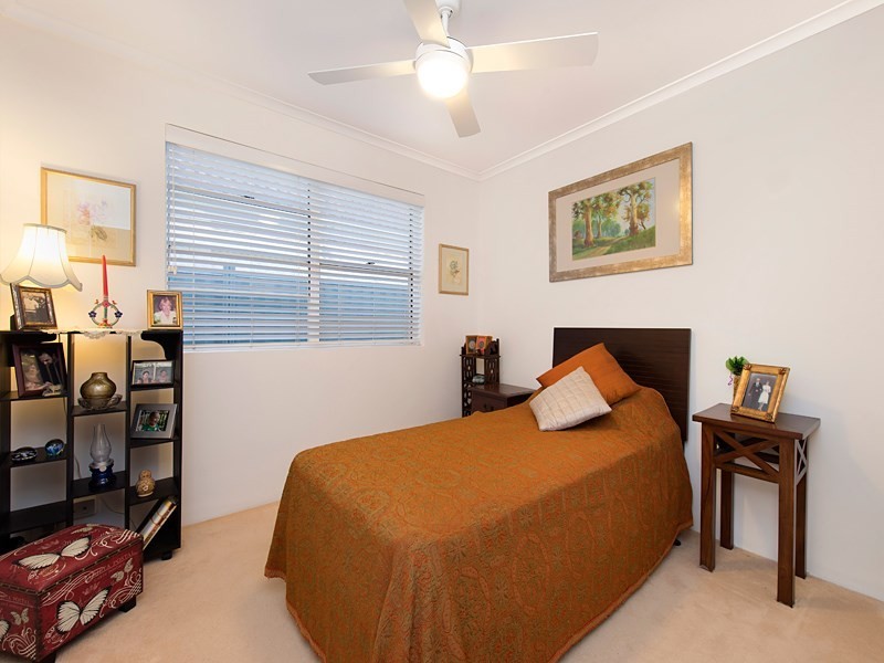 16 Bowley Street, Hendra QLD 4011