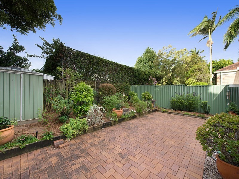 16 Bowley Street, Hendra QLD 4011