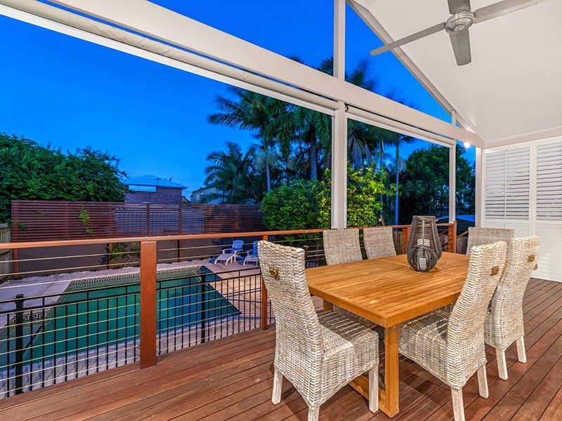 34 Oakley Street, Manly QLD 4179