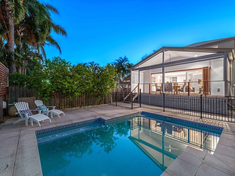 34 Oakley Street, Manly QLD 4179