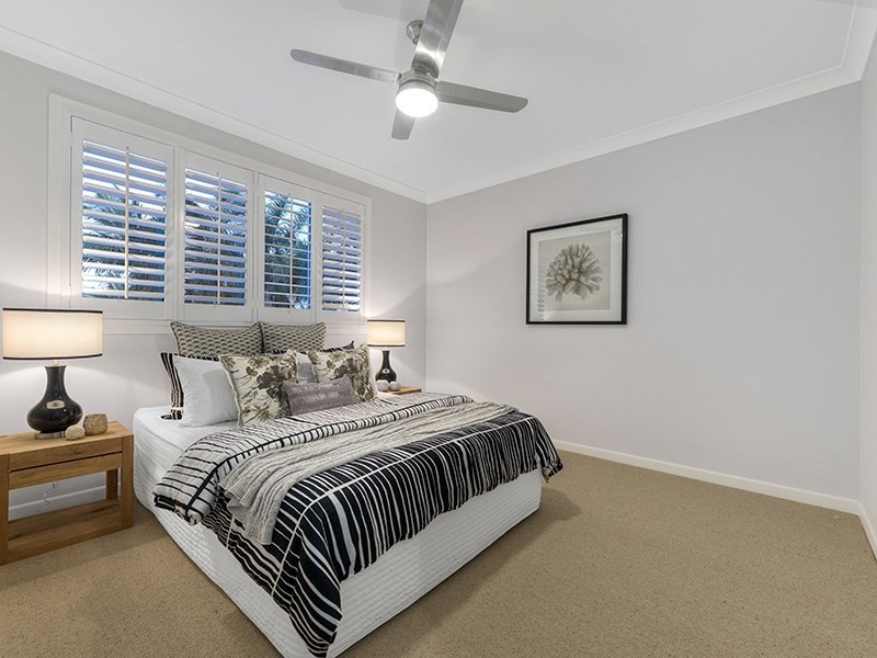 34 Oakley Street, Manly QLD 4179