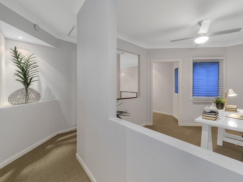 34 Oakley Street, Manly QLD 4179