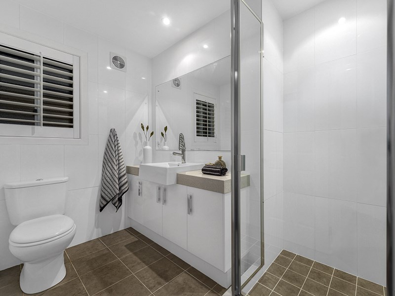 34 Oakley Street, Manly QLD 4179