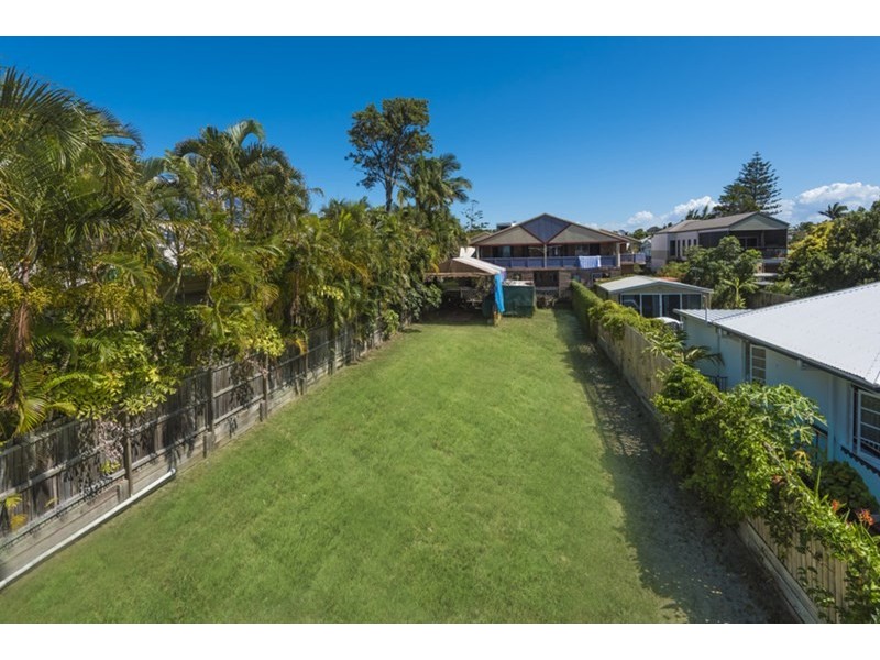 5 and 9 Second Avenue, Scarborough QLD 4020