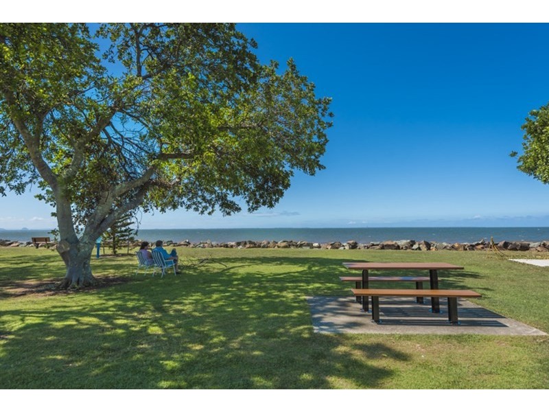 5 and 9 Second Avenue, Scarborough QLD 4020