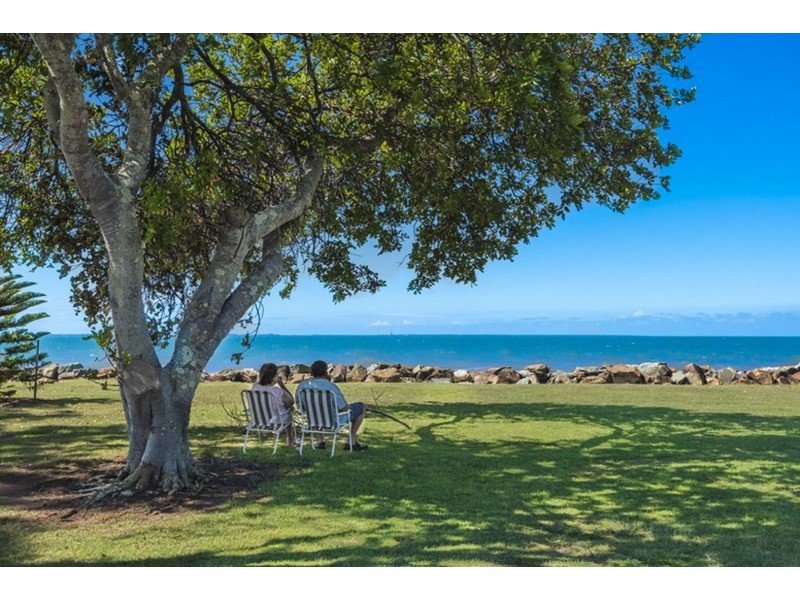 5 and 9 Second Avenue, Scarborough QLD 4020