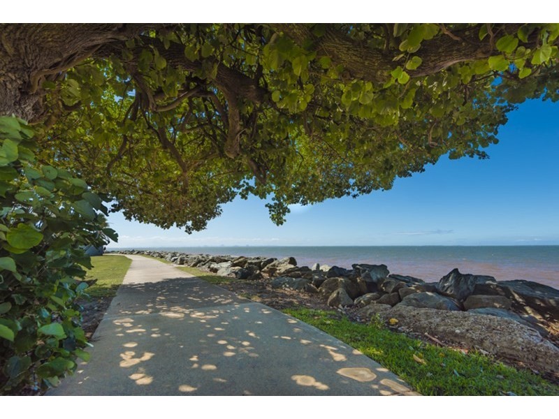 5 and 9 Second Avenue, Scarborough QLD 4020