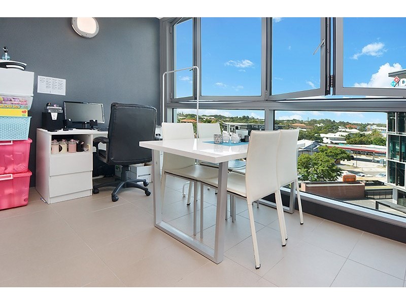 30506/2 Harbour Road, Hamilton QLD 4007