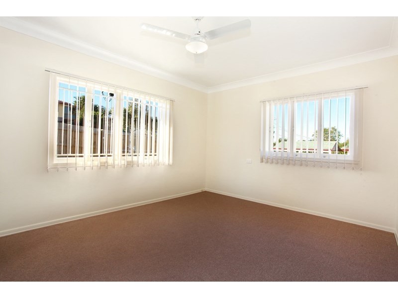 1 Deramore Street, Wavell Heights QLD 4012