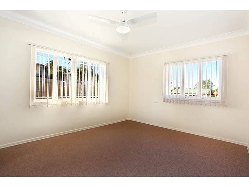 1 Deramore Street, Wavell Heights QLD 4012