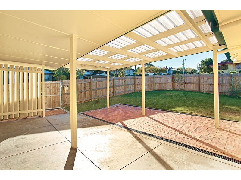 1 Deramore Street, Wavell Heights QLD 4012