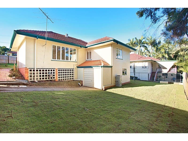 1 Deramore Street, Wavell Heights QLD 4012