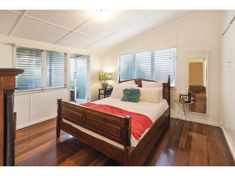 30 Pine Street, Hamilton QLD 4007