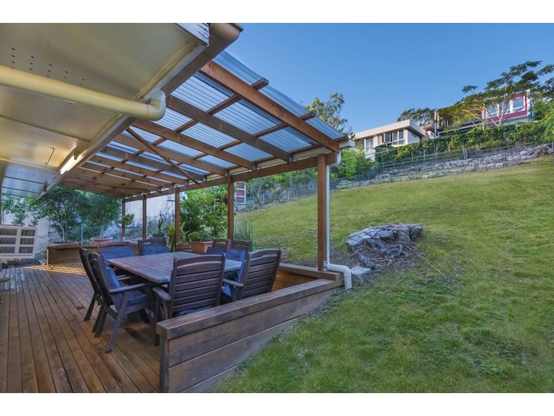 30 Pine Street, Hamilton QLD 4007