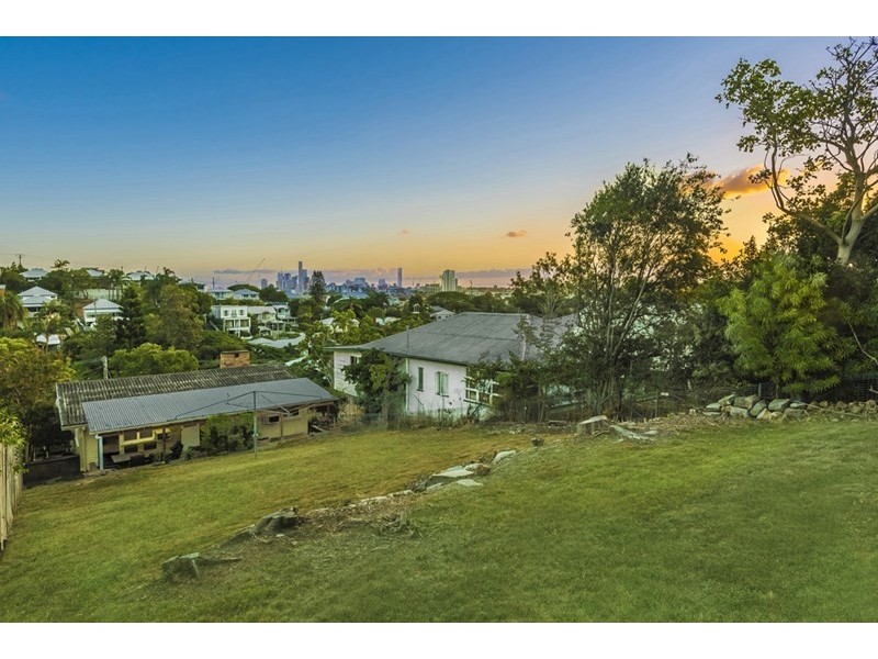 30 Pine Street, Hamilton QLD 4007