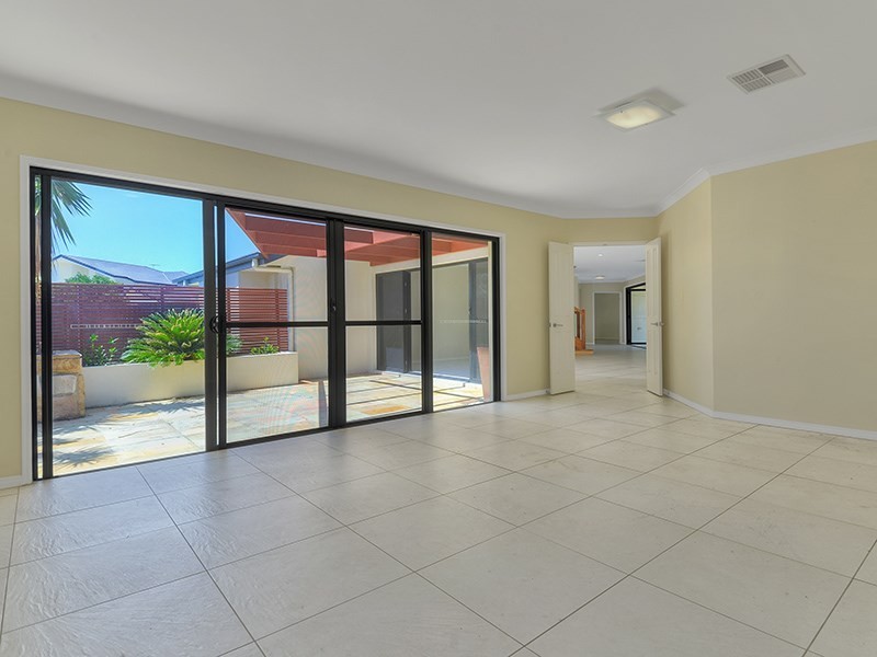 23 Azienda Place, Bridgeman Downs QLD 4035