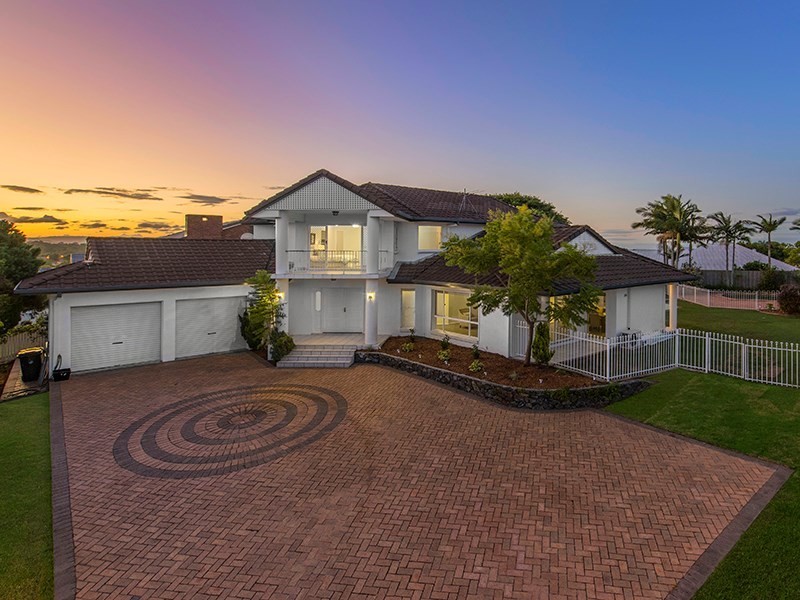 25 Saturn Crescent, Bridgeman Downs QLD 4035