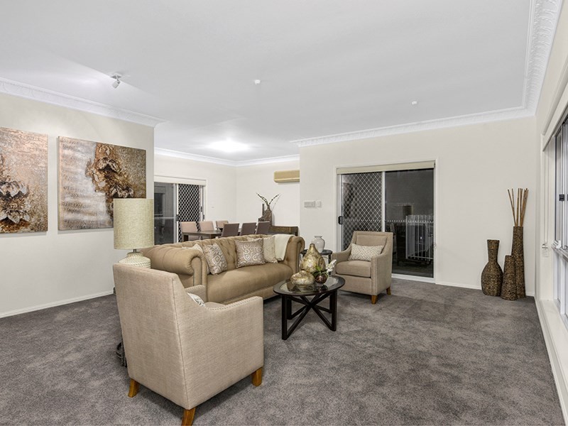 25 Saturn Crescent, Bridgeman Downs QLD 4035