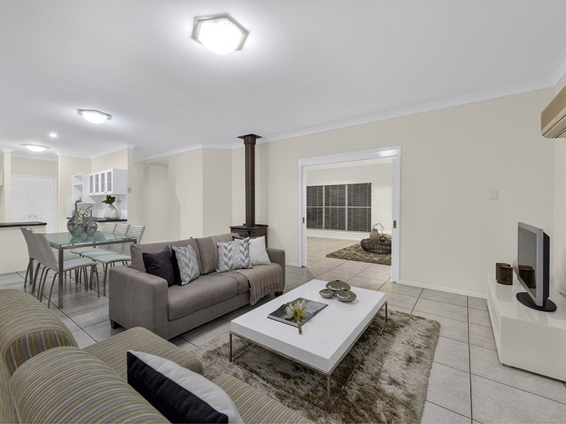 25 Saturn Crescent, Bridgeman Downs QLD 4035