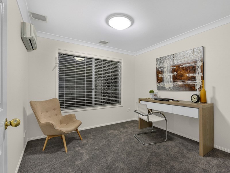 25 Saturn Crescent, Bridgeman Downs QLD 4035