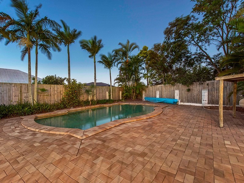 25 Saturn Crescent, Bridgeman Downs QLD 4035