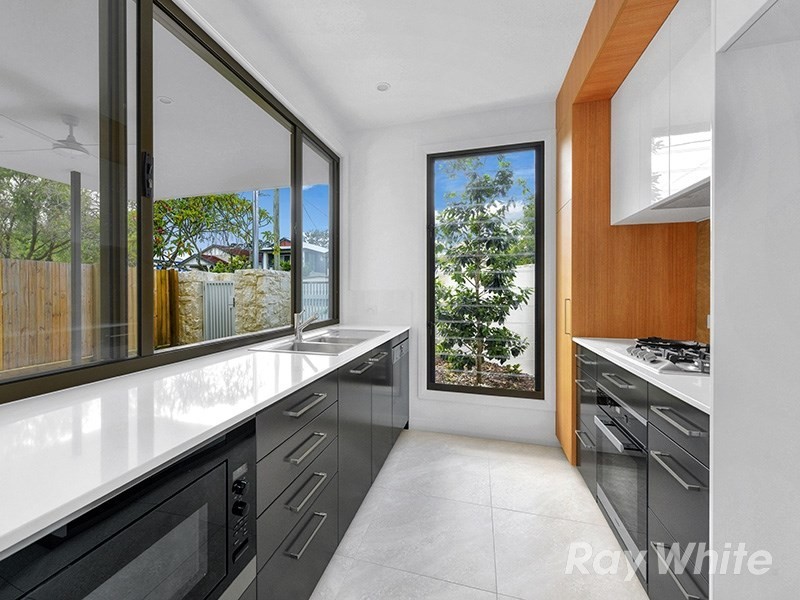 2/24 Oxford Street, Hamilton QLD 4007