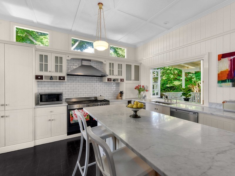 31 Sefton Avenue, Clayfield QLD 4011