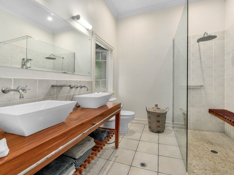 31 Sefton Avenue, Clayfield QLD 4011