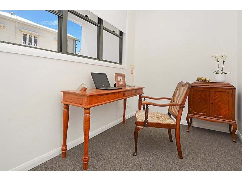 66 Winchester Street, Hamilton QLD 4007