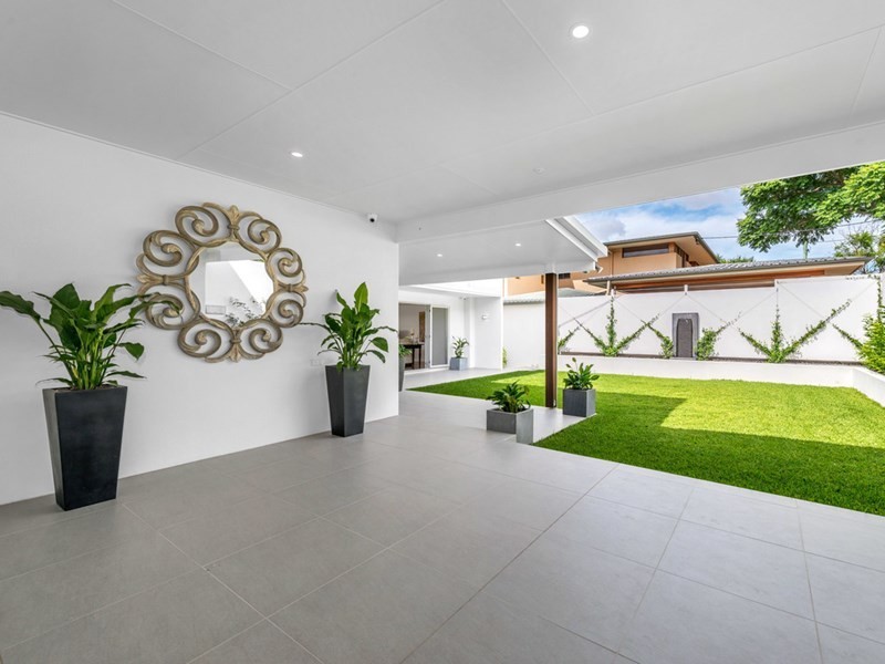 4 Windermere Road, Hamilton QLD 4007