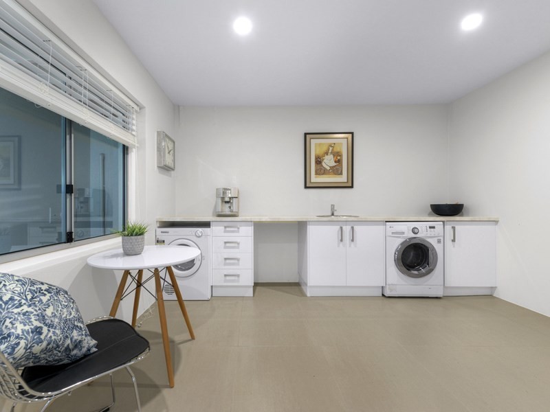 4 Windermere Road, Hamilton QLD 4007