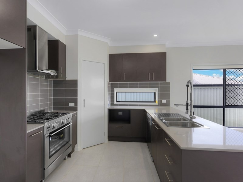 16 Aldritt Place, Bridgeman Downs QLD 4035