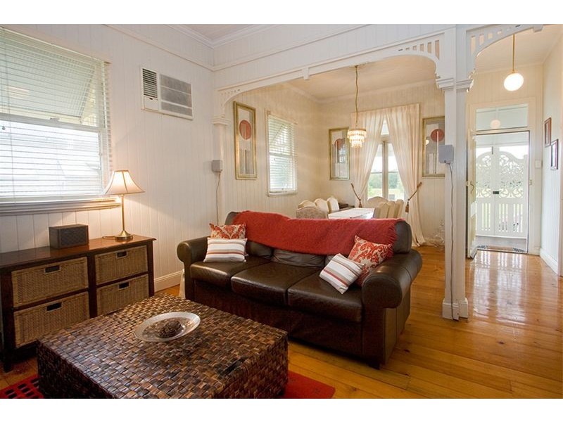 10 Thorpe Street, Wooloowin QLD 4030