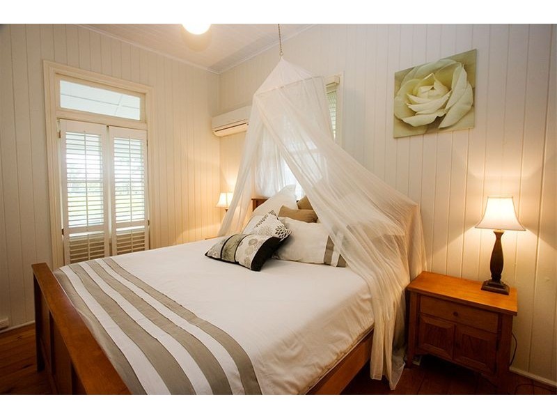 10 Thorpe Street, Wooloowin QLD 4030