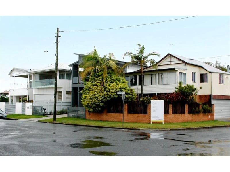 807 Esplanade, Lota QLD 4179