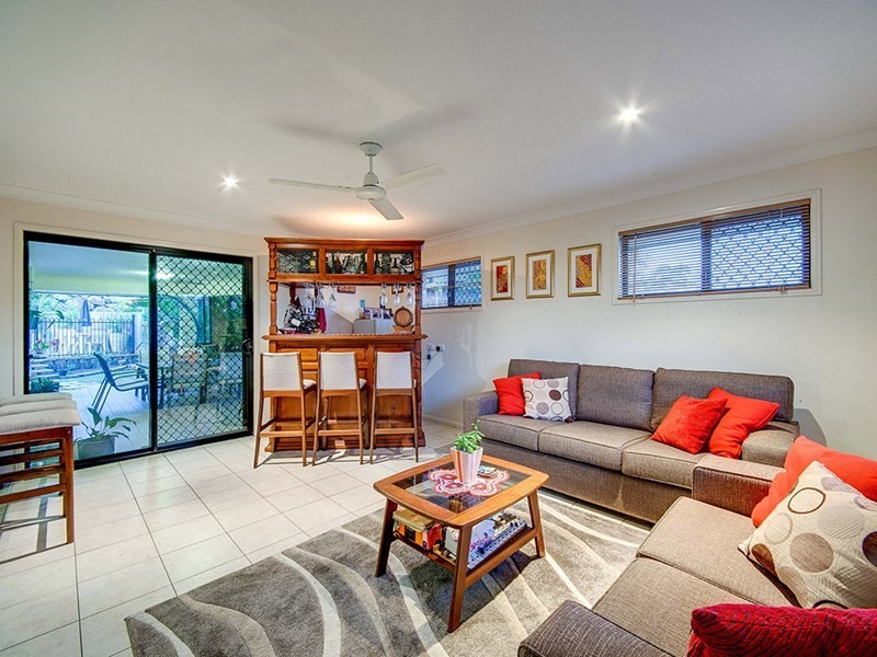 21 Quandong Crescent, Arana Hills QLD 4054