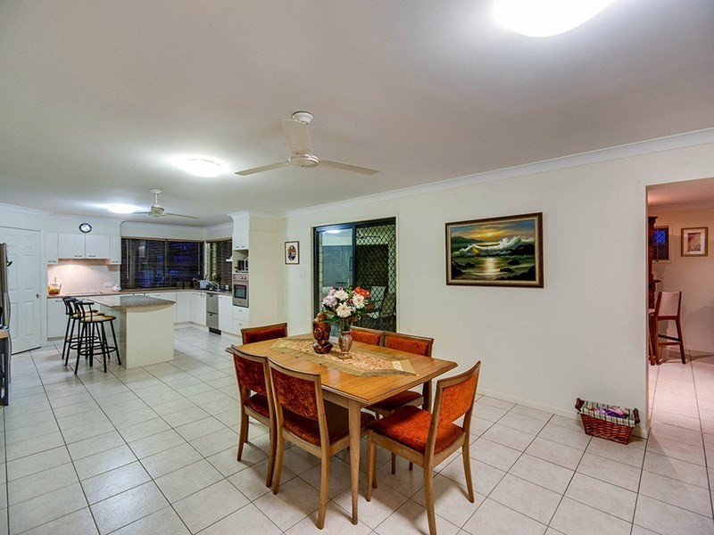 21 Quandong Crescent, Arana Hills QLD 4054
