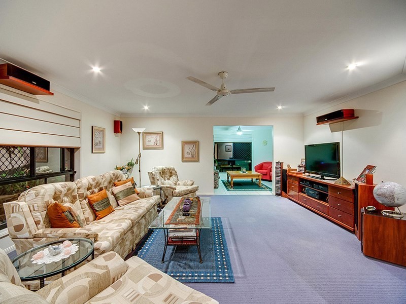 21 Quandong Crescent, Arana Hills QLD 4054