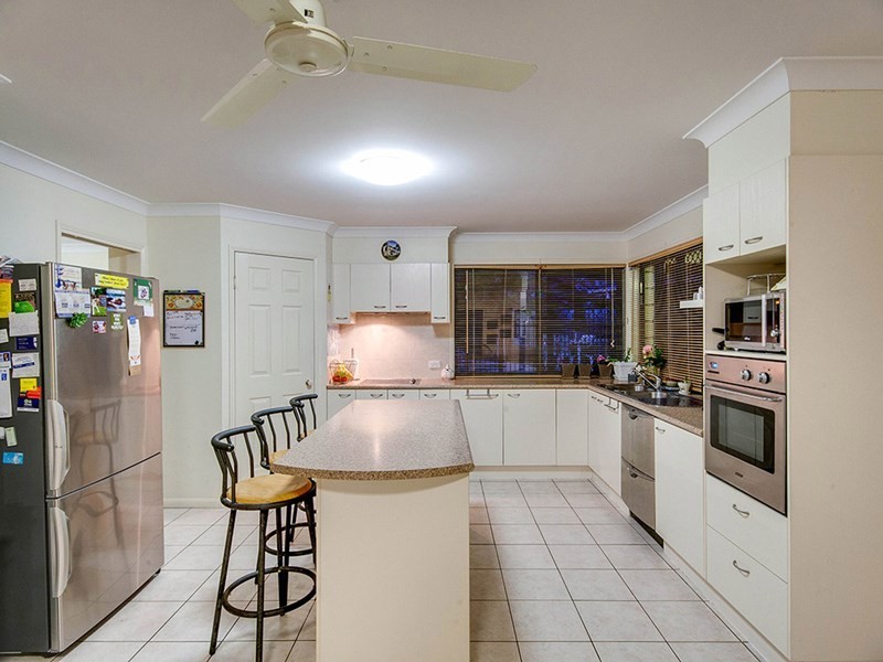 21 Quandong Crescent, Arana Hills QLD 4054