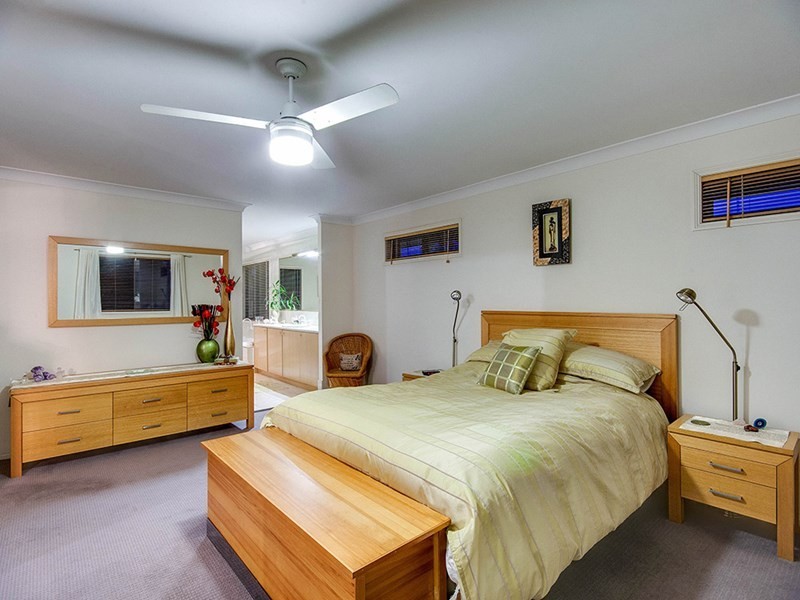 21 Quandong Crescent, Arana Hills QLD 4054