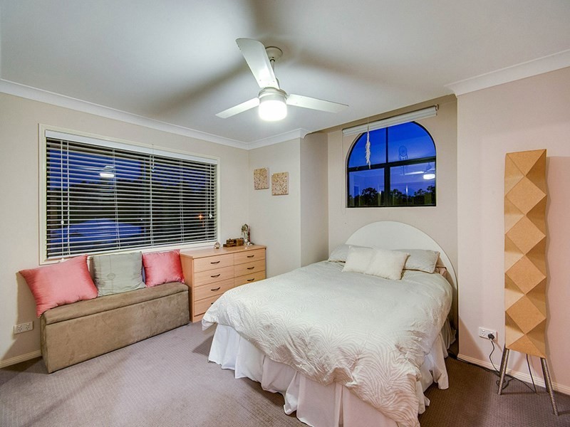 21 Quandong Crescent, Arana Hills QLD 4054