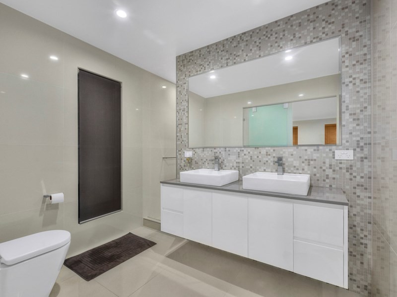 4 Cassia Street, Bridgeman Downs QLD 4035