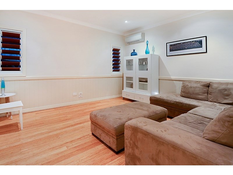 42 Uxbridge Street, Grange QLD 4051