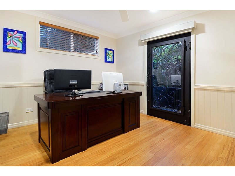 42 Uxbridge Street, Grange QLD 4051