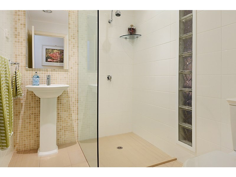 42 Uxbridge Street, Grange QLD 4051