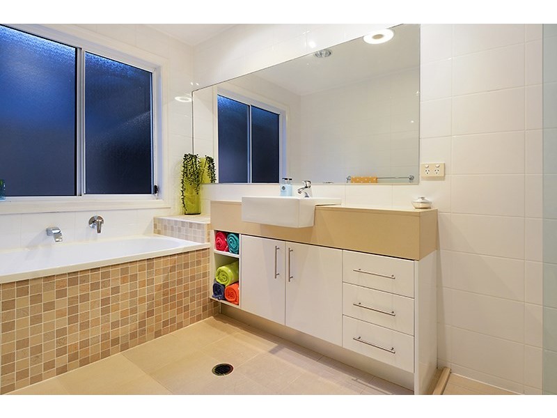 42 Uxbridge Street, Grange QLD 4051