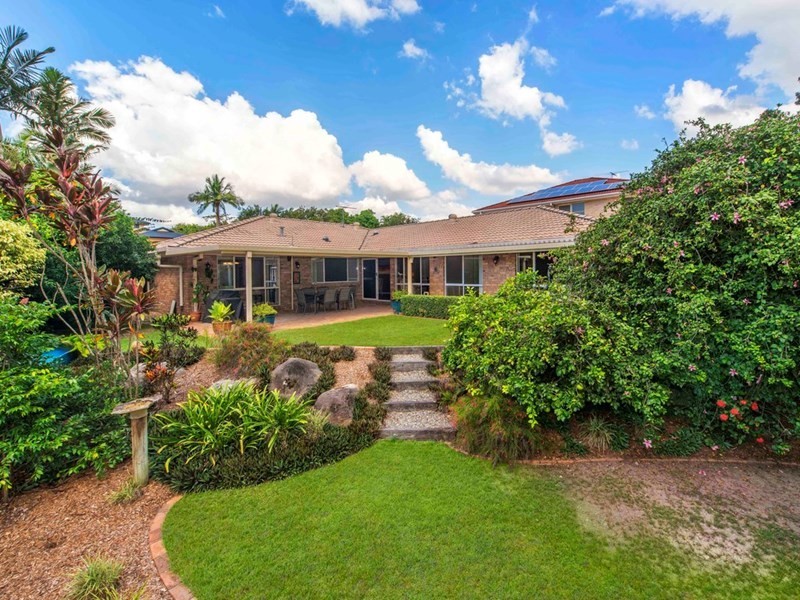 71 Halleys Crescent, Bridgeman Downs QLD 4035