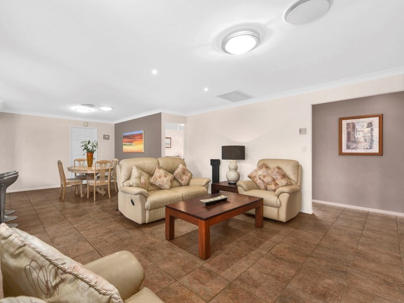 71 Halleys Crescent, Bridgeman Downs QLD 4035