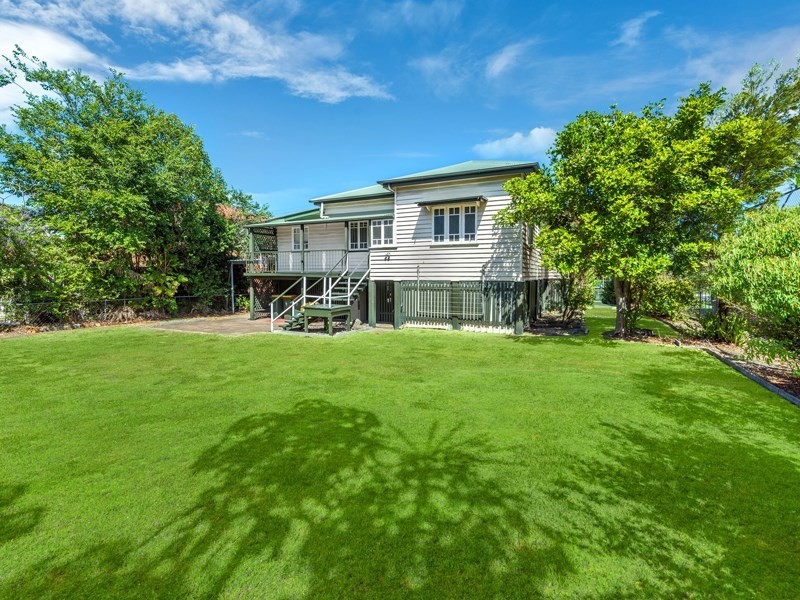 22 Jackson Street, Hamilton QLD 4007