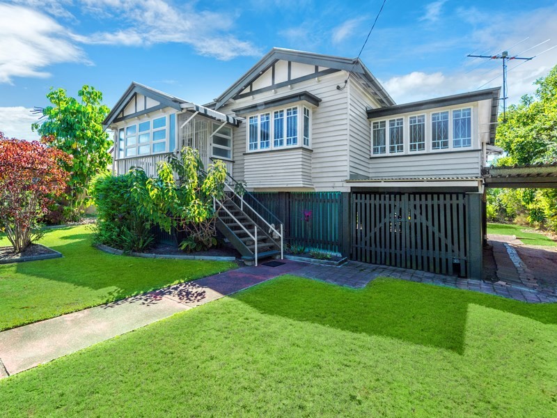 22 Jackson Street, Hamilton QLD 4007
